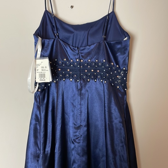 Navy blue satin size 8 prom/ bridesmaids/ formal dress - Picture 8 of 11